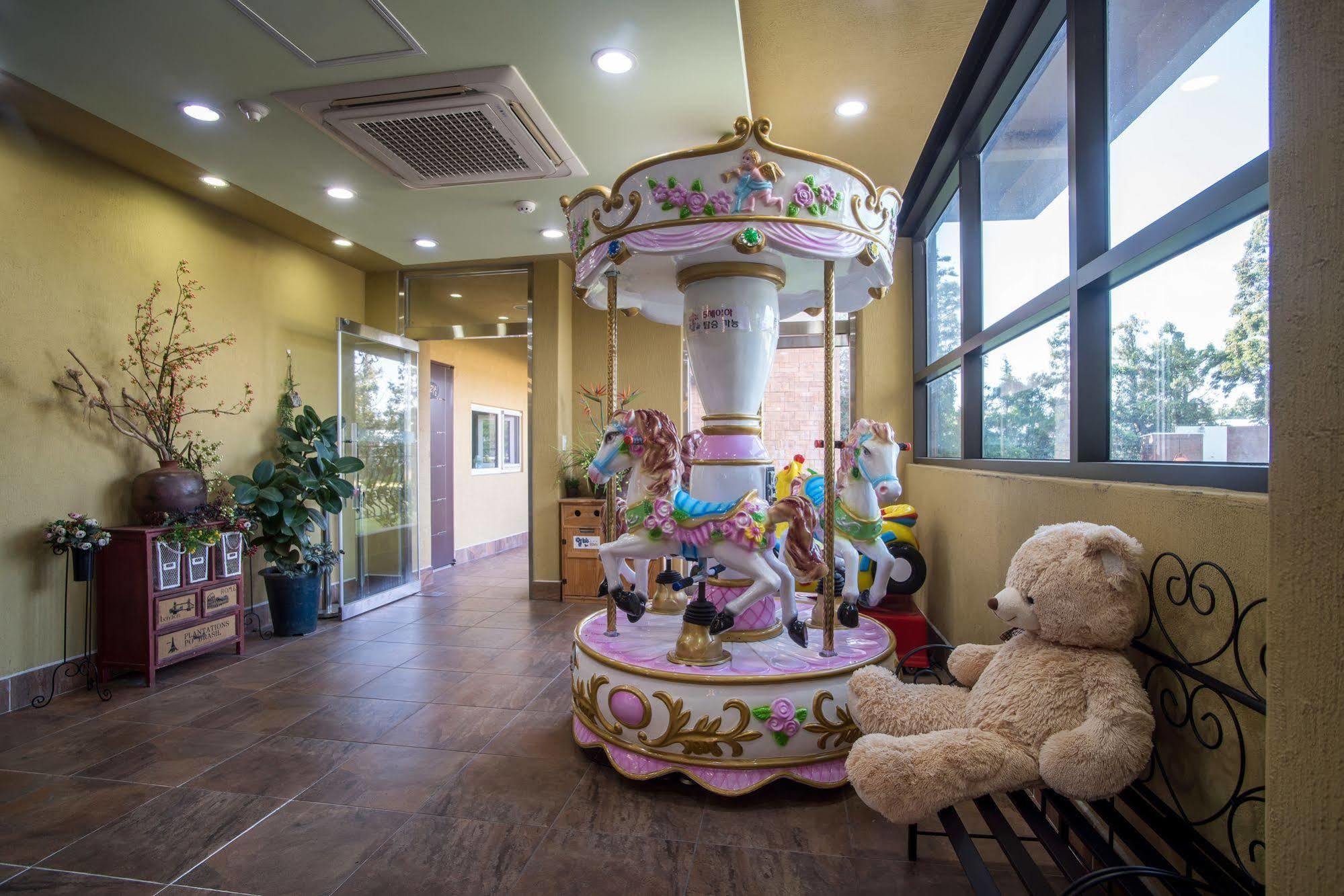 Famille Spa Resort 서귀포 외부 사진