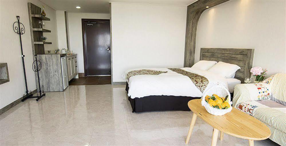 Famille Spa Resort 서귀포 외부 사진
